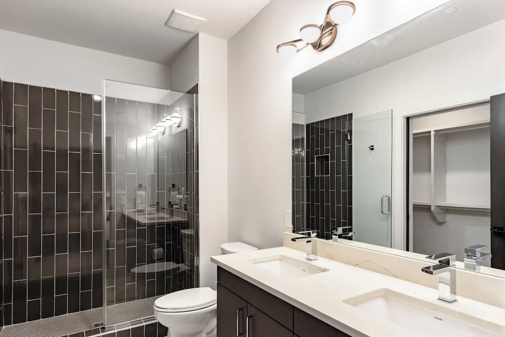 Midtown Moderns - Image 16