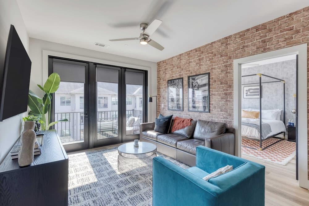 Midtown Moderns - Image 26