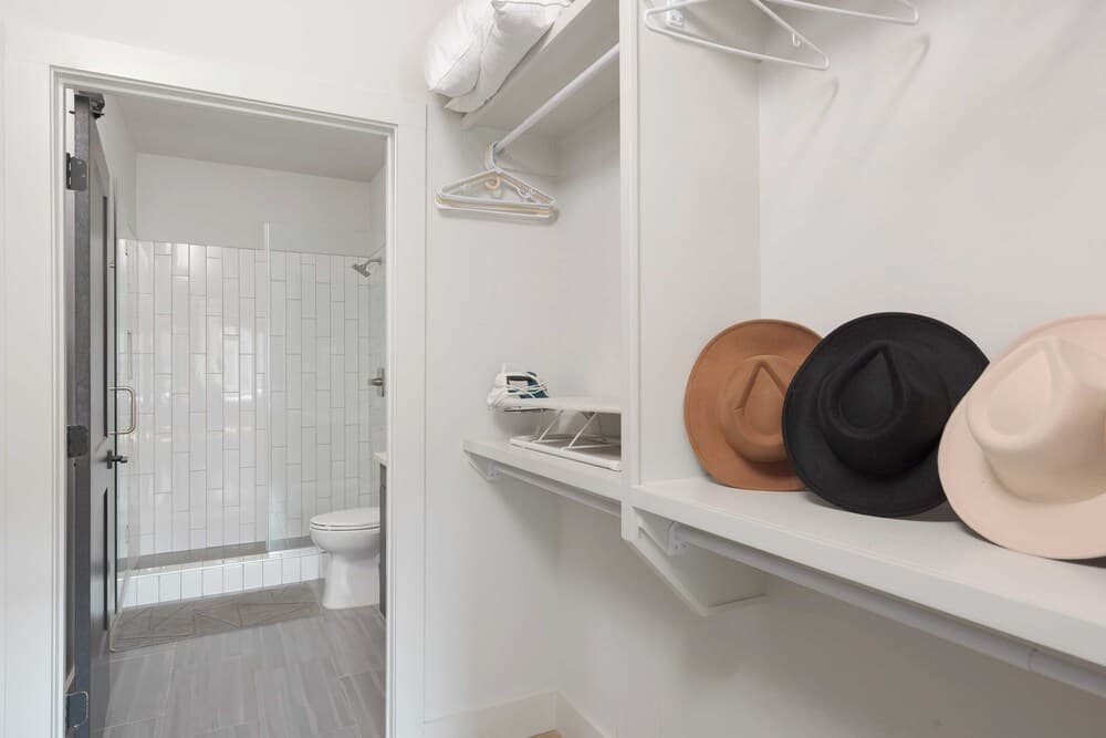 Midtown Moderns - Image 34