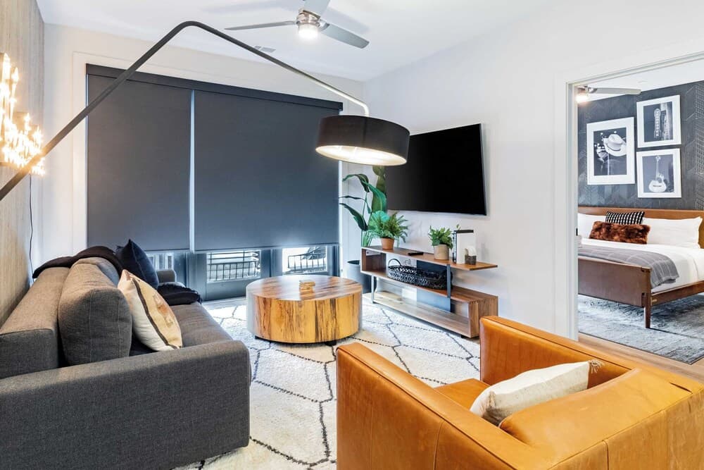 Midtown Moderns - Image 41