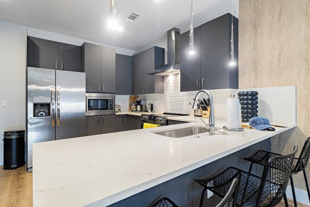 Midtown Moderns - Image 45