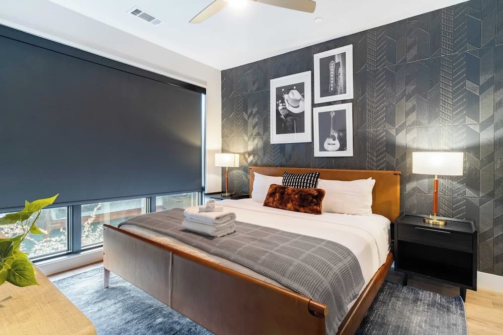 Midtown Moderns - Image 48