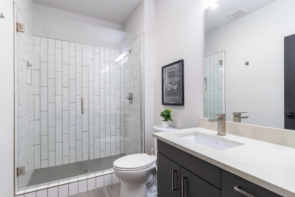 Midtown Moderns - Image 52