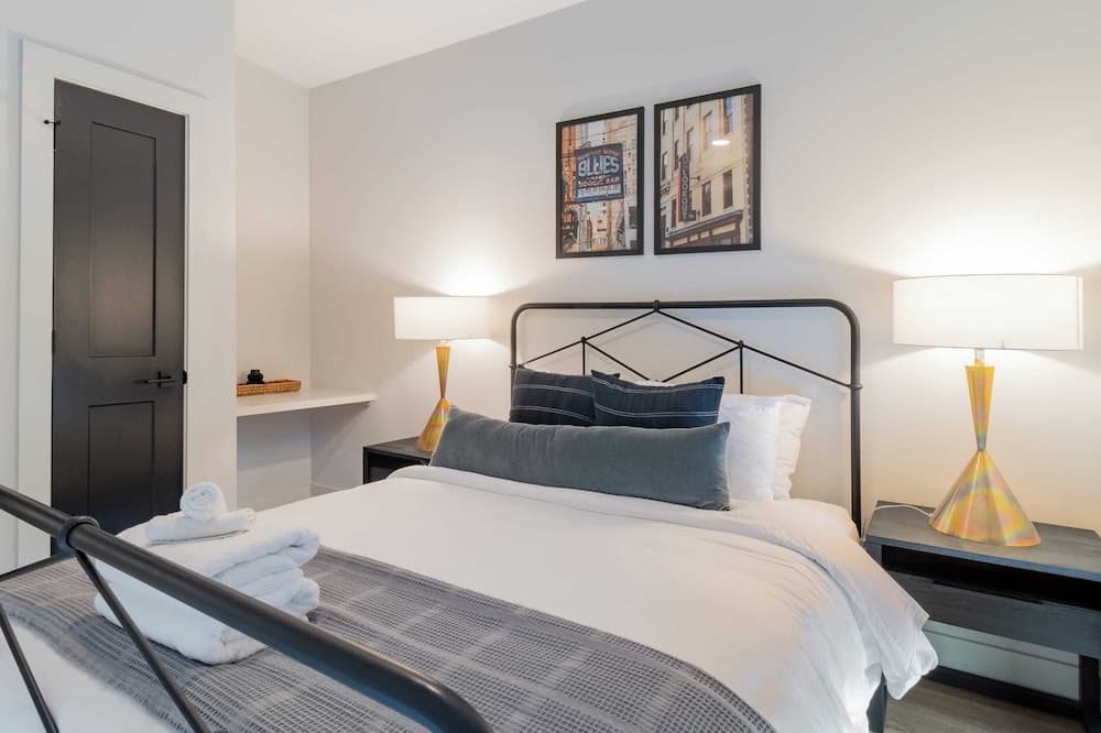 Midtown Moderns - Image 55