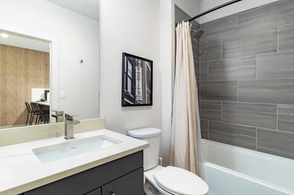 Midtown Moderns - Image 56