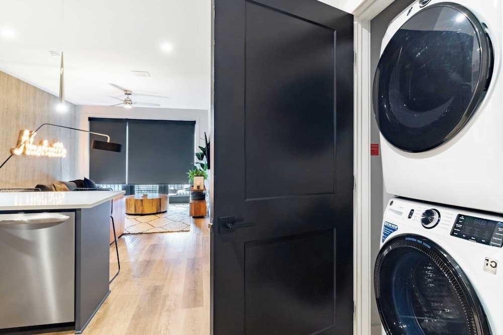 Midtown Moderns - Image 57