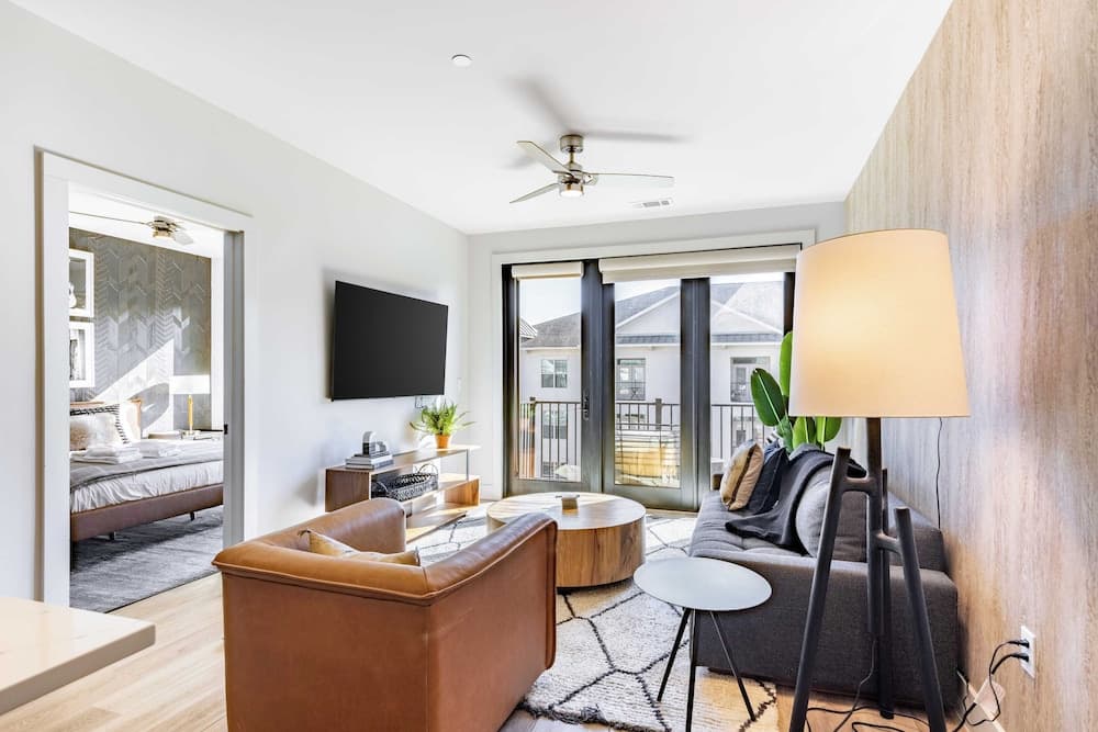 Midtown Moderns - Image 61