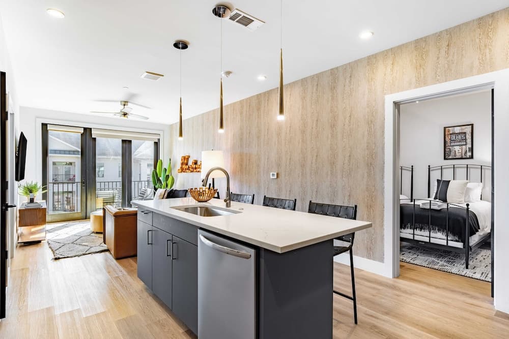 Midtown Moderns - Image 66