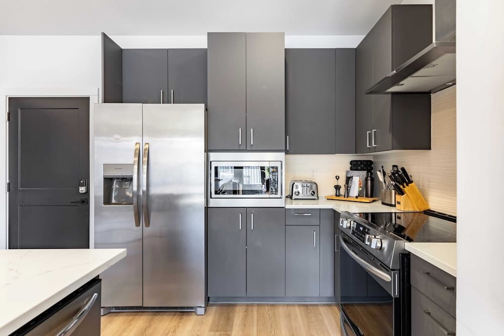 Midtown Moderns - Image 67