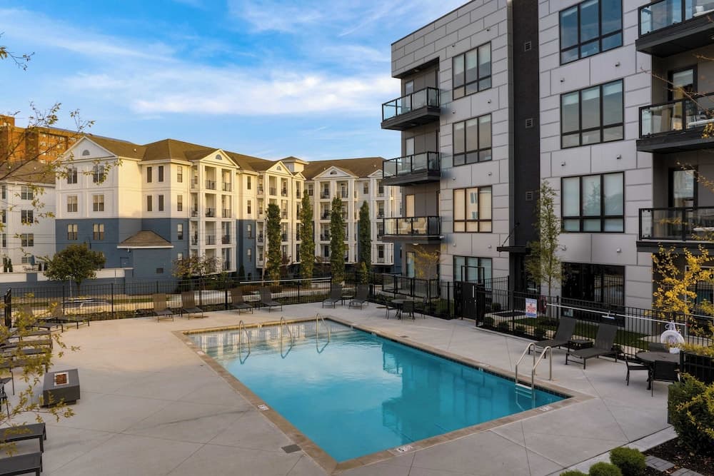 Midtown Moderns - Image 81