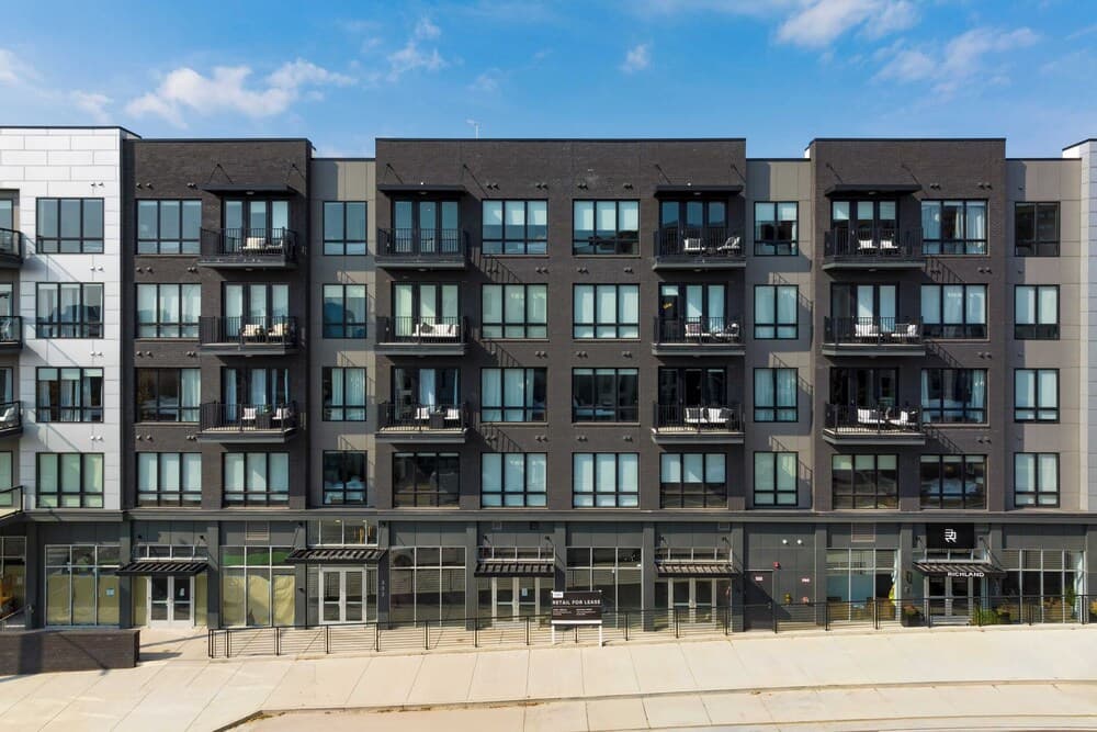 Midtown Moderns - Image 86