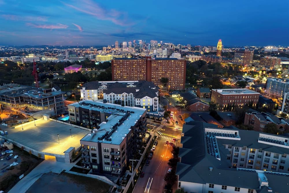 Midtown Moderns - Image 89