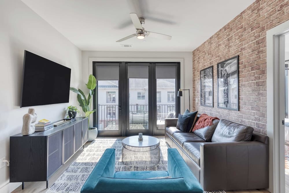 Modern Midtown Apartments - Image 5