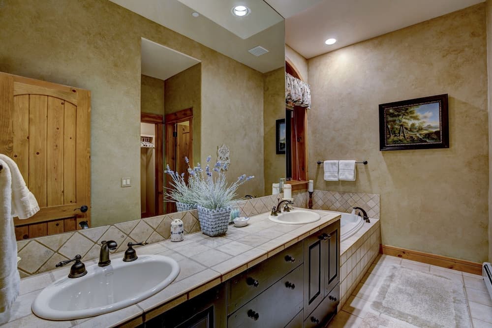 Snowberry - Image 39