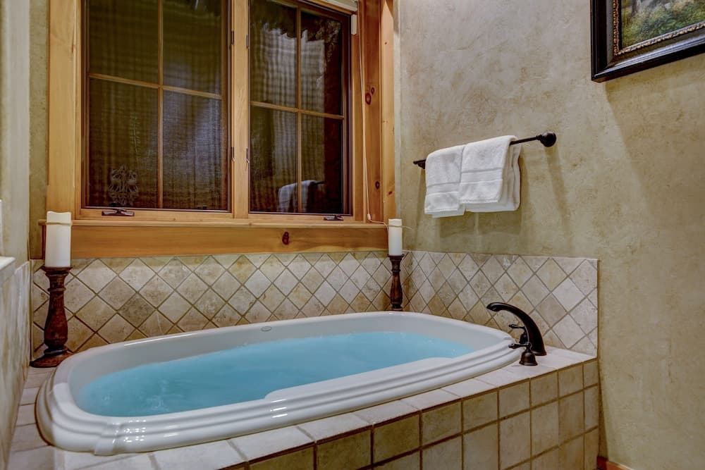 Snowberry - Image 40