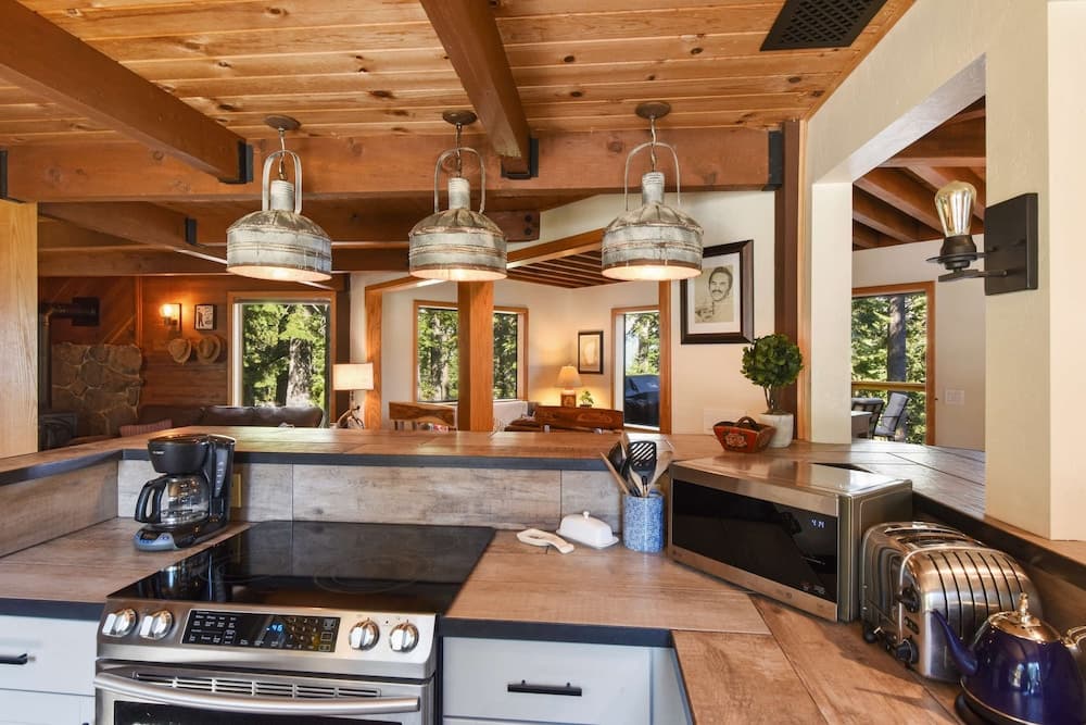 Snowshoe Cabin - Image 6