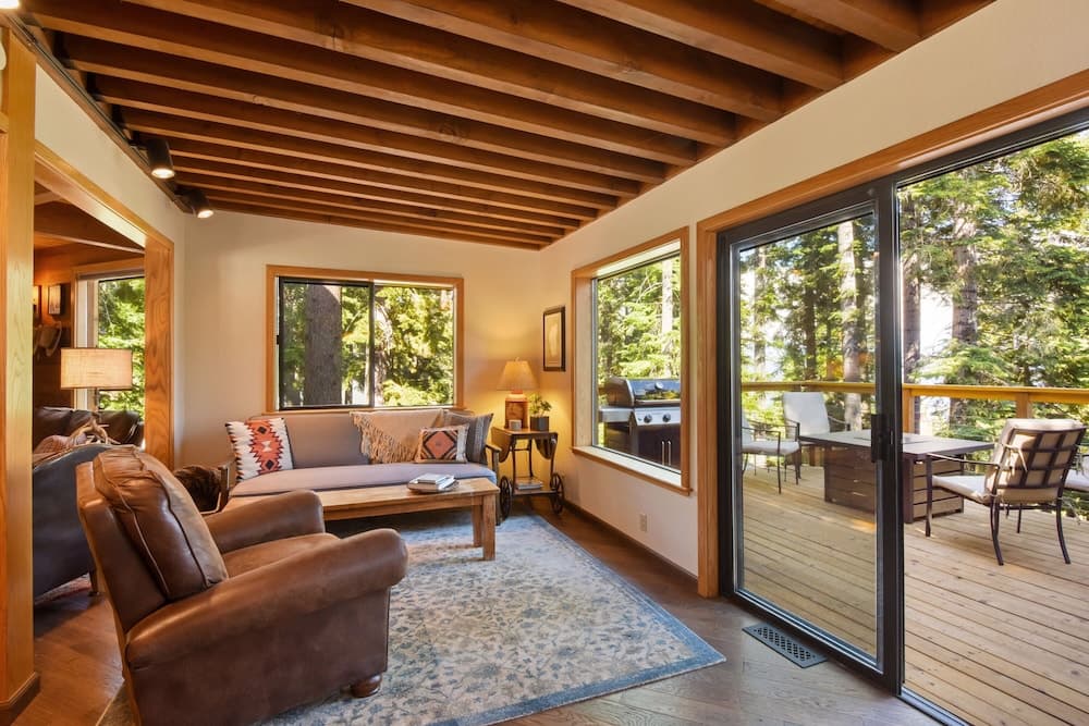 Snowshoe Cabin - Image 2