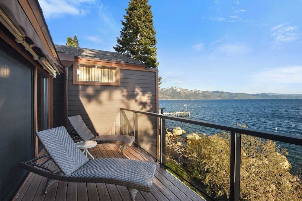 Soak in Luxury Lake Views - Image 32