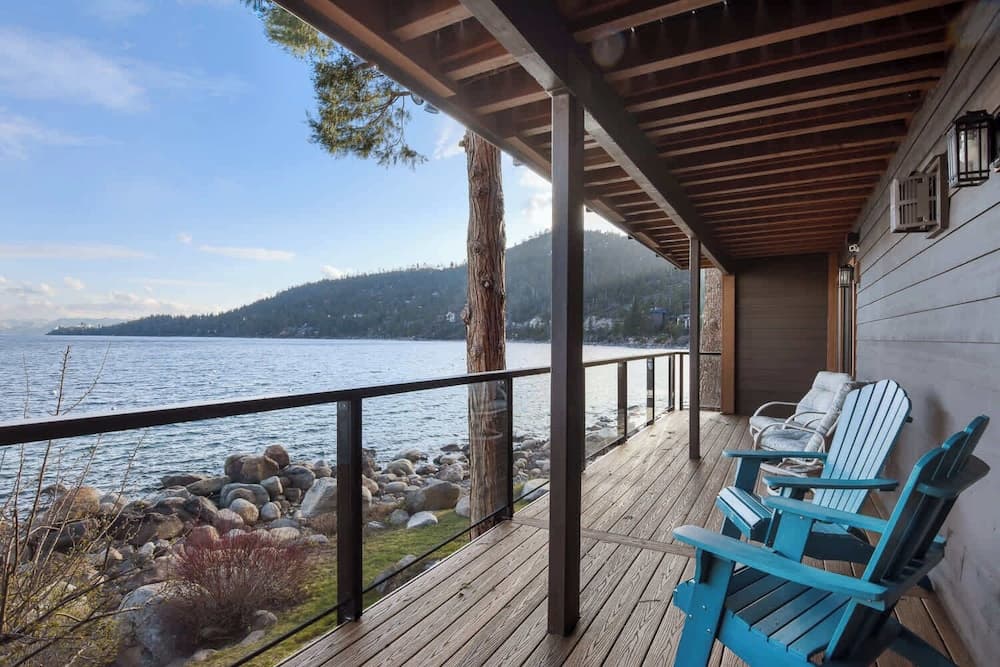 Soak in Luxury Lake Views - Image 2