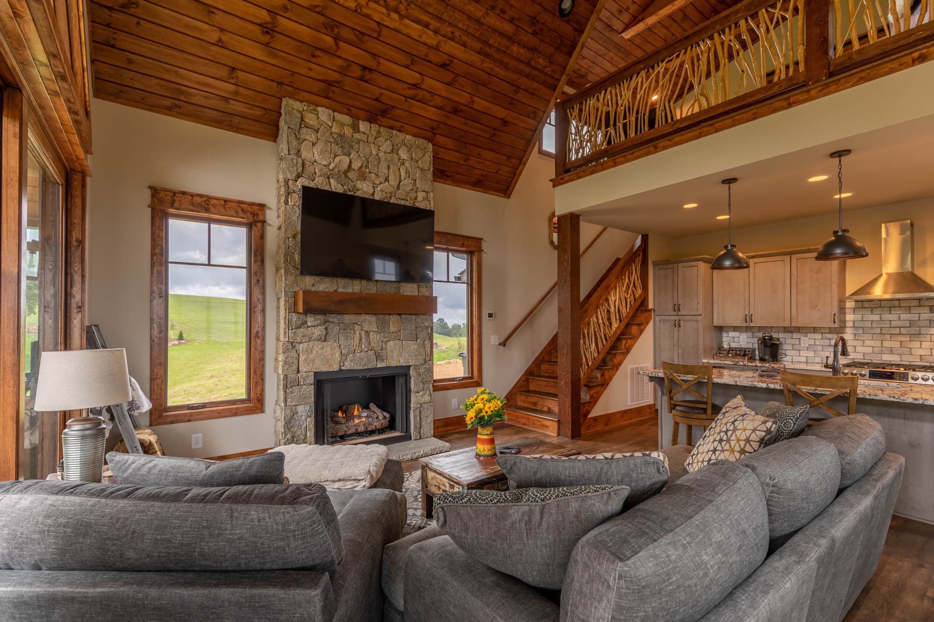 Soaring Hawk Home - Image 2