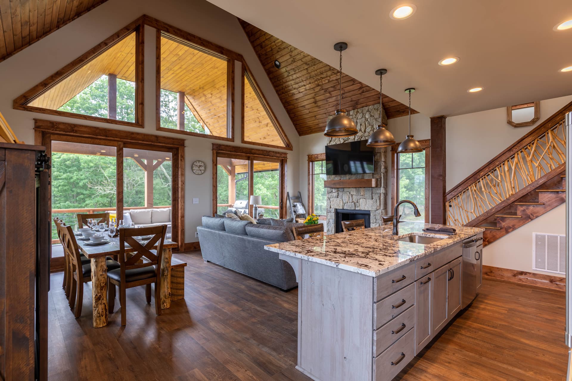 Soaring Hawk Home - Image 11