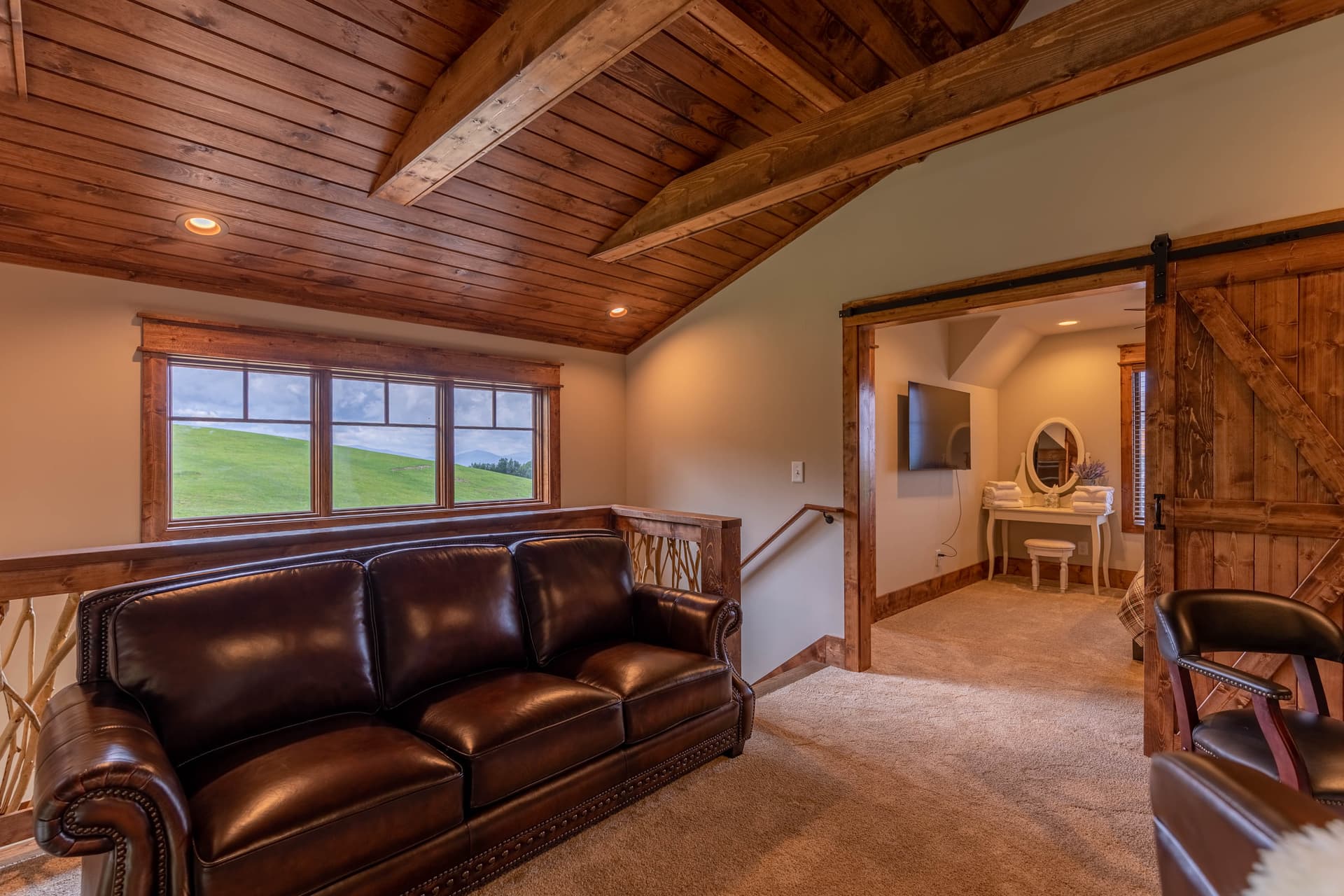 Soaring Hawk Home - Image 16