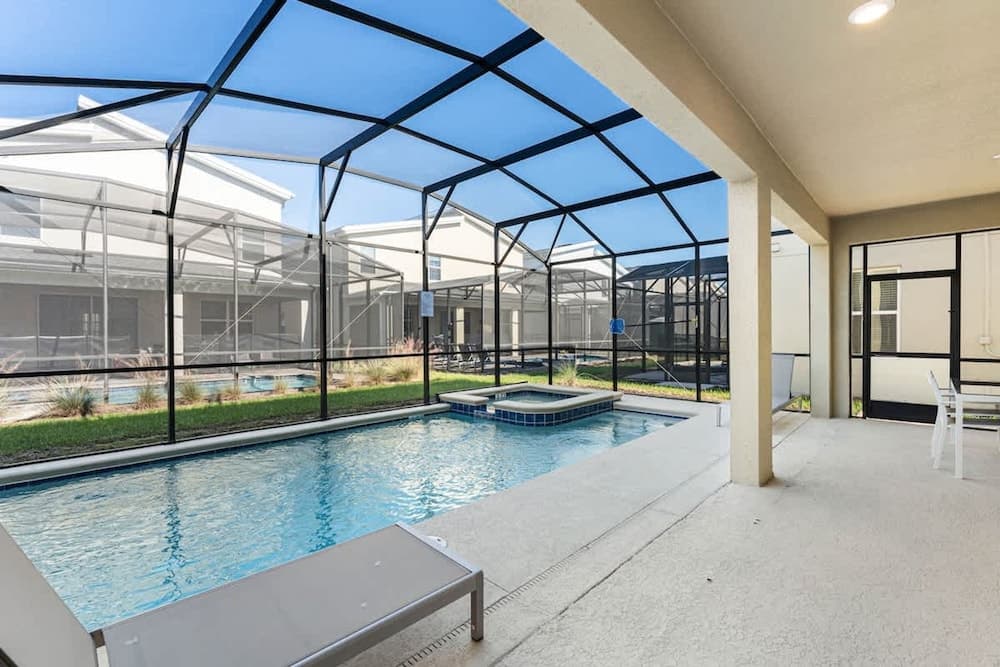 Sophisticated Dreambound Oasis - Image 2