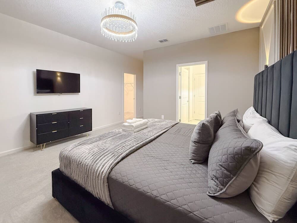 Sophisticated Shanti - Image 46