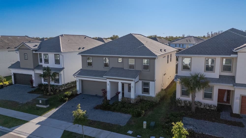 Sophisticated Shanti - Image 3