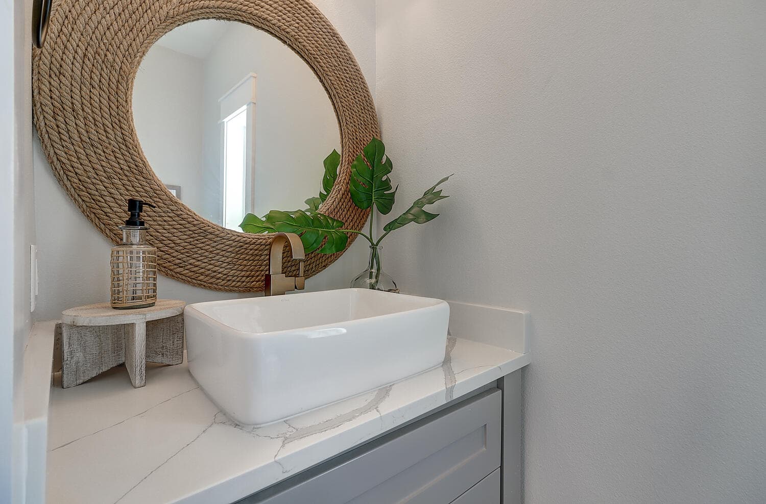 Southern Anchor - Image 20