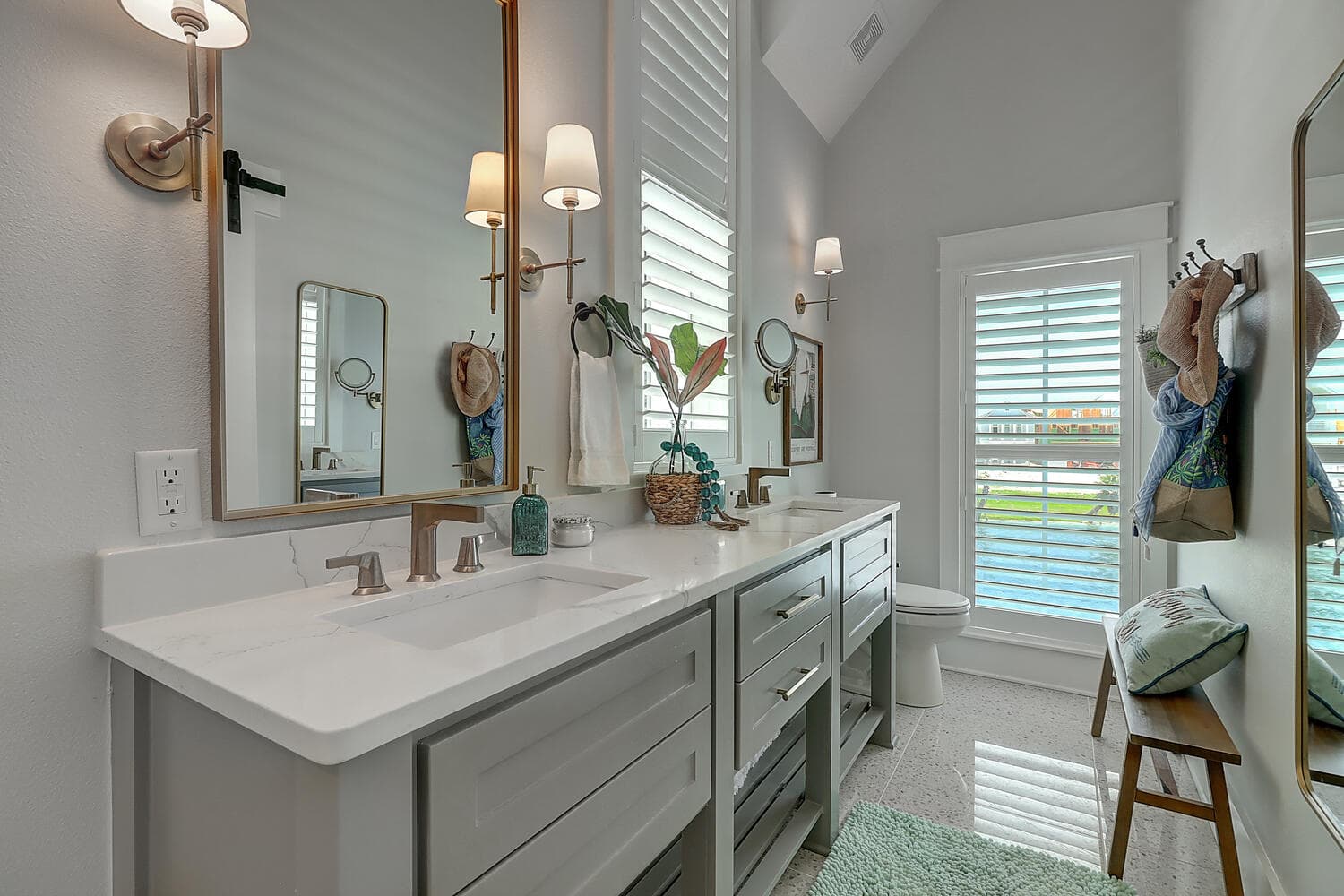 Southern Anchor - Image 21