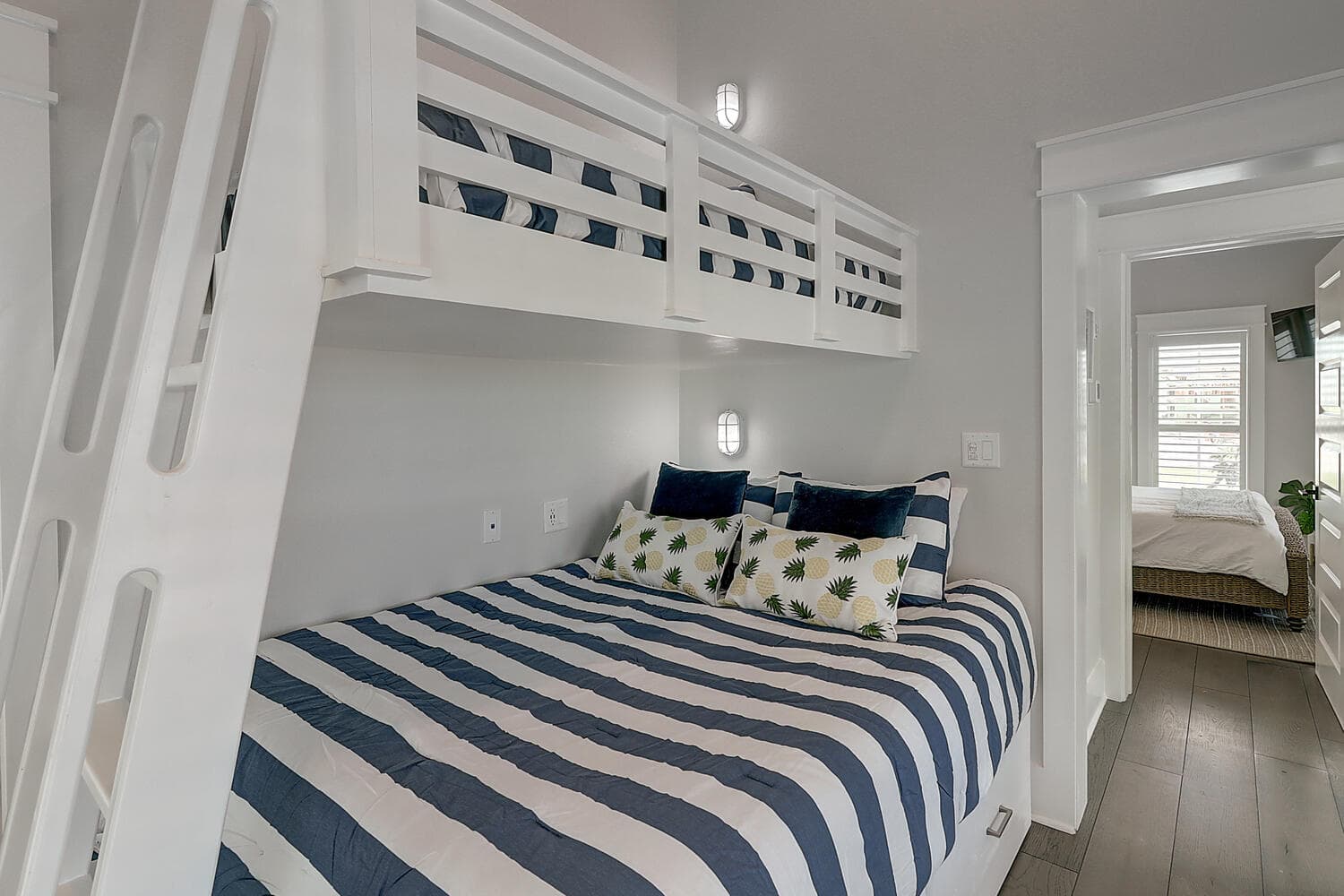 Southern Anchor - Image 17