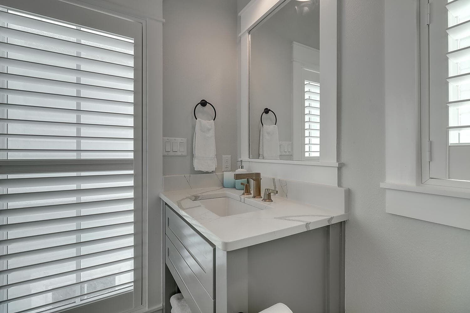 Southern Anchor - Image 24