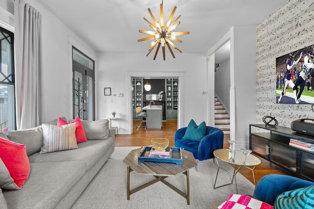 Southern Elegance - Image 3