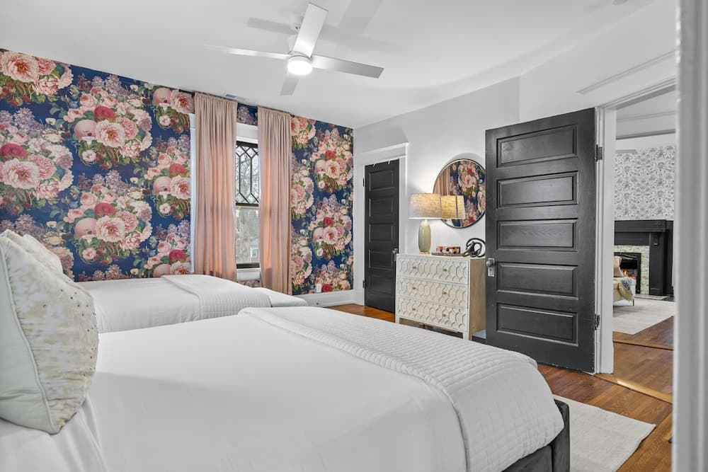 Southern Elegance - Image 10