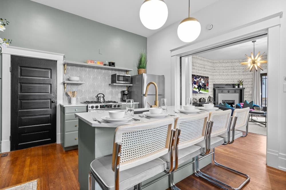 Southern Elegance - Image 22