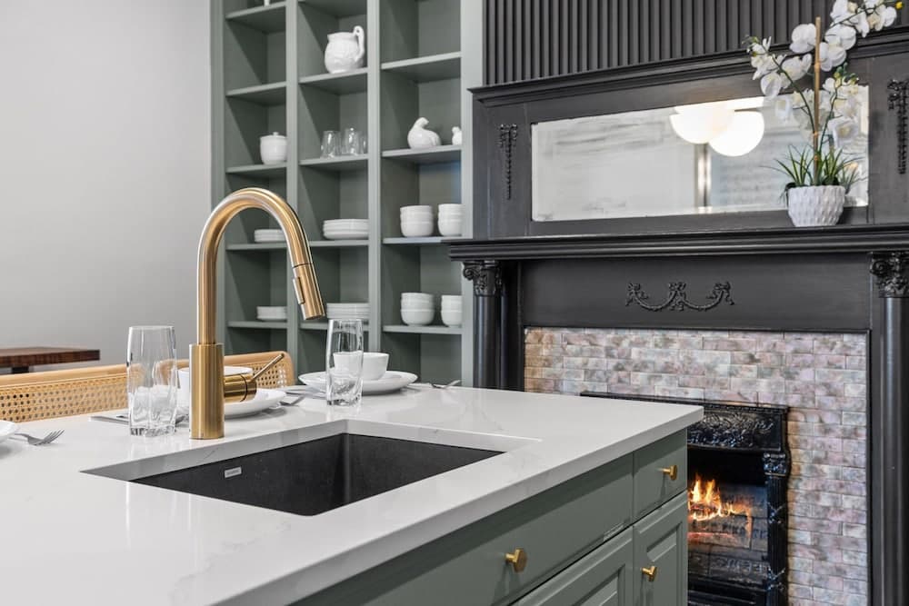 Southern Elegance - Image 23