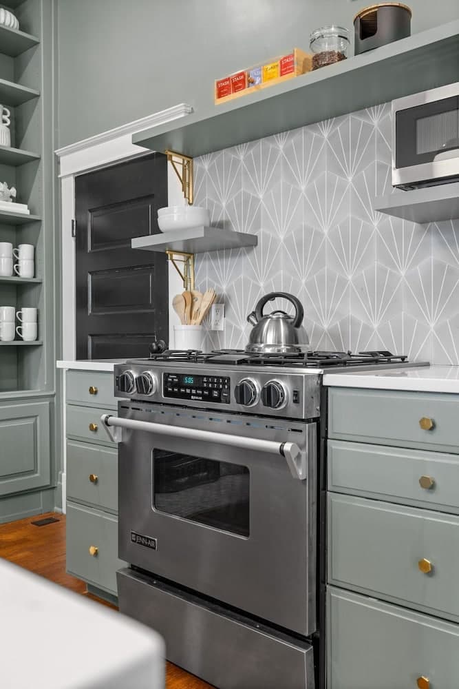 Southern Elegance - Image 25