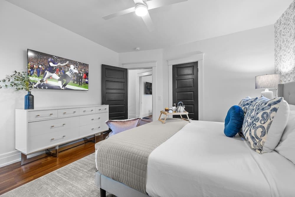 Southern Elegance - Image 14