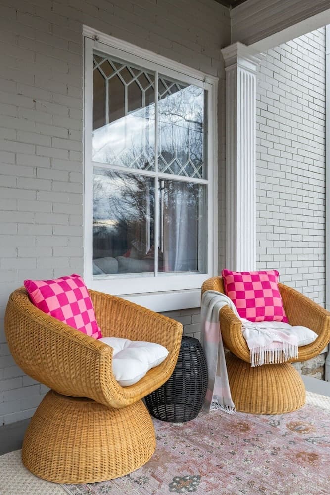 Southern Elegance - Image 40