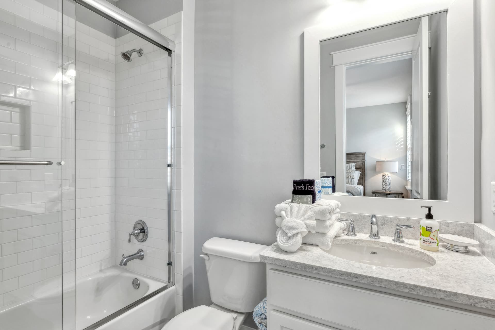 Southern Grace - Image 23