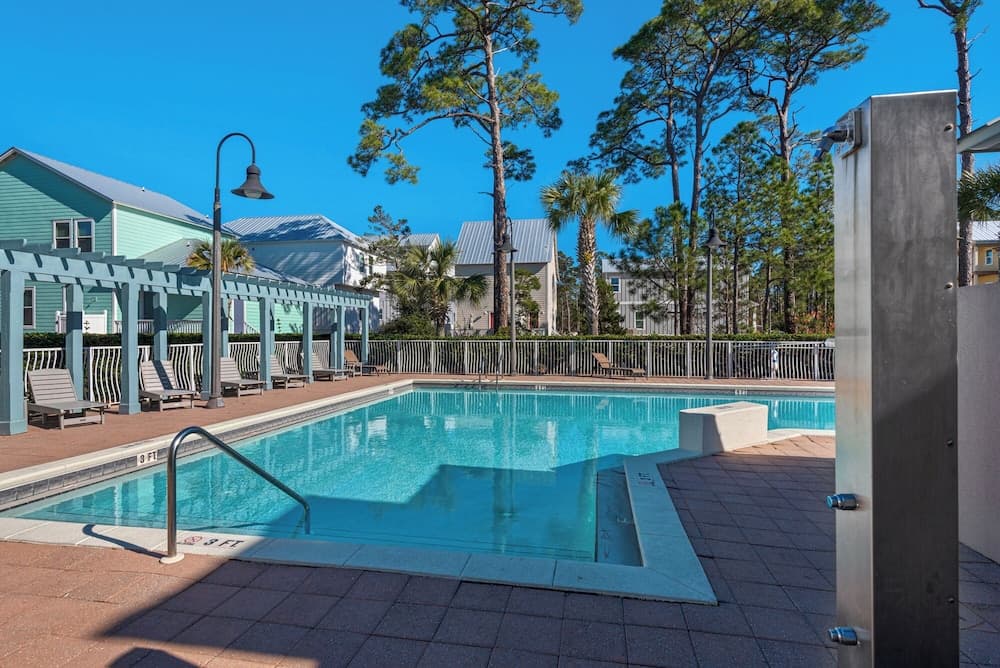 Serene Stay - Image 49