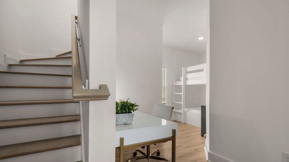 Serene Stay - Image 31