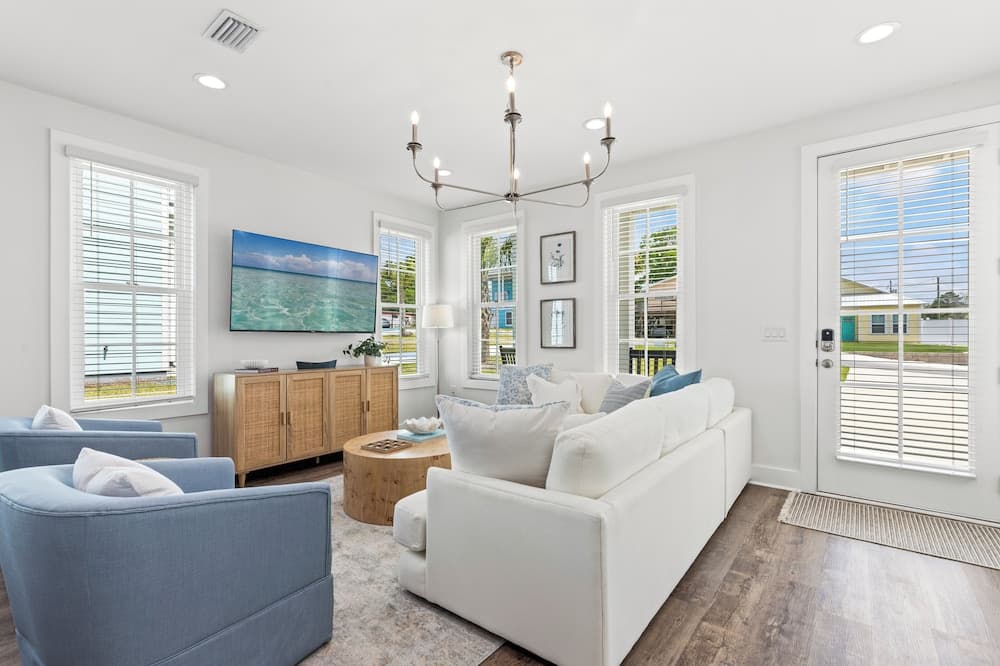 Relax & Reconnect at Coastal Breeze - Image 2