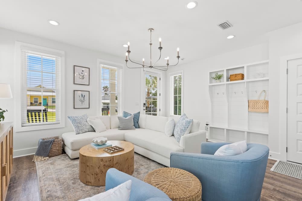 Relax & Reconnect at Coastal Breeze - Image 3