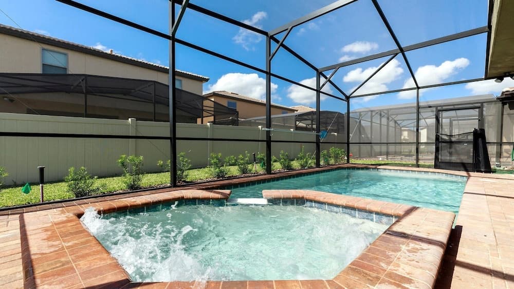 Storybook Sweet House - Image 2