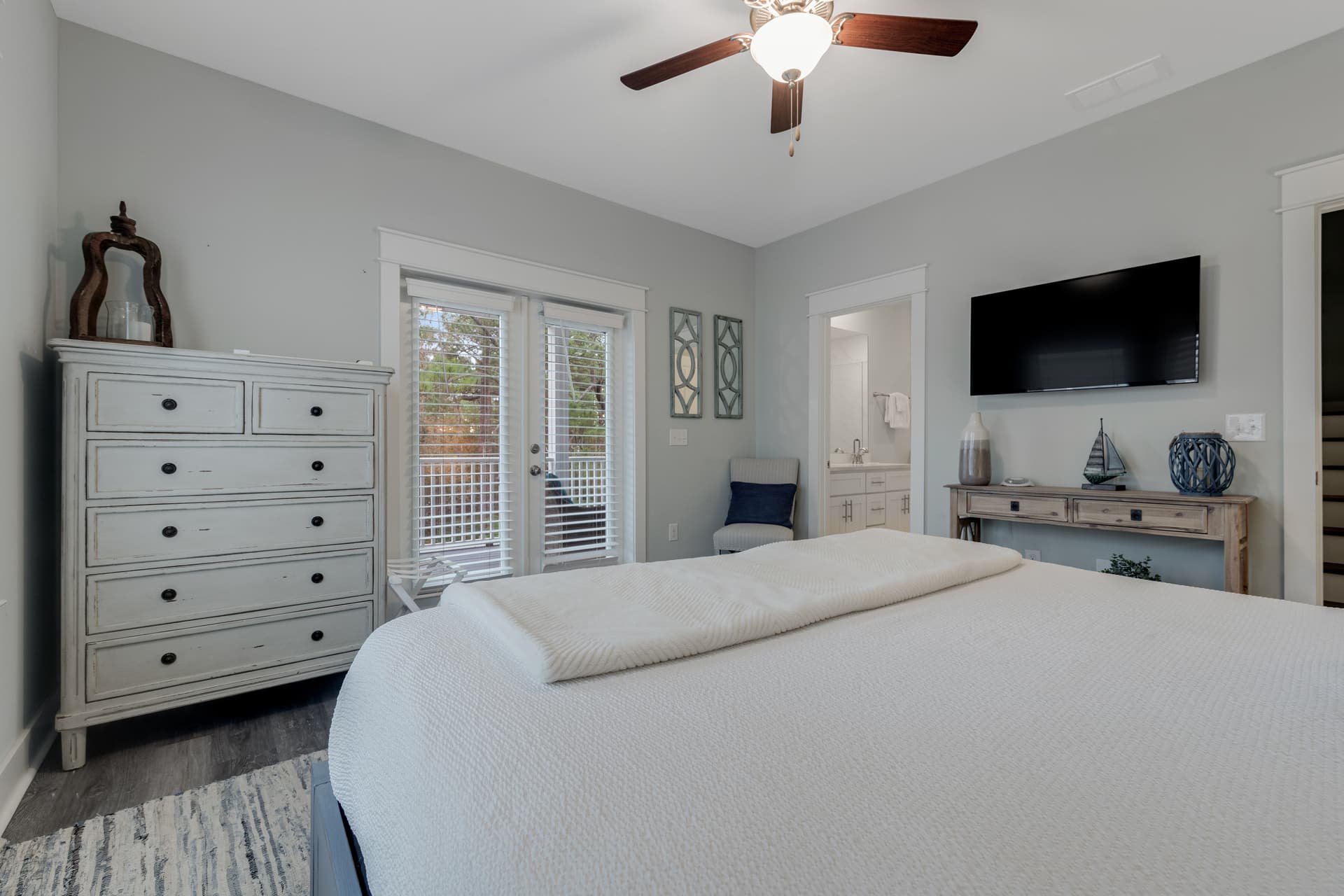 Porches N' Paradise House - Image 26