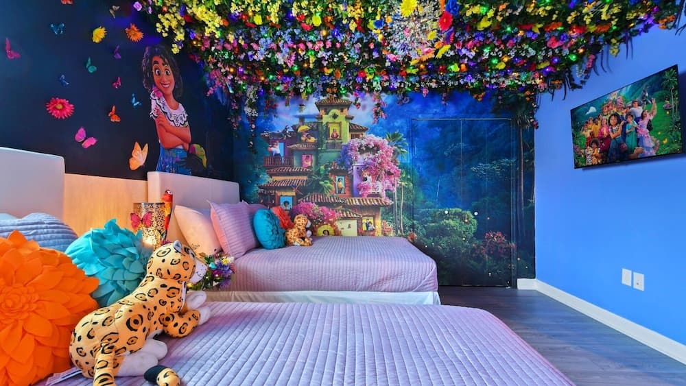 Star Wars Themed Villa - Image 19