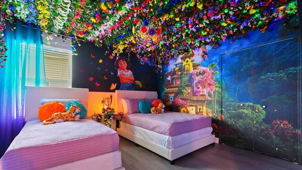 Star Wars Themed Villa - Image 20