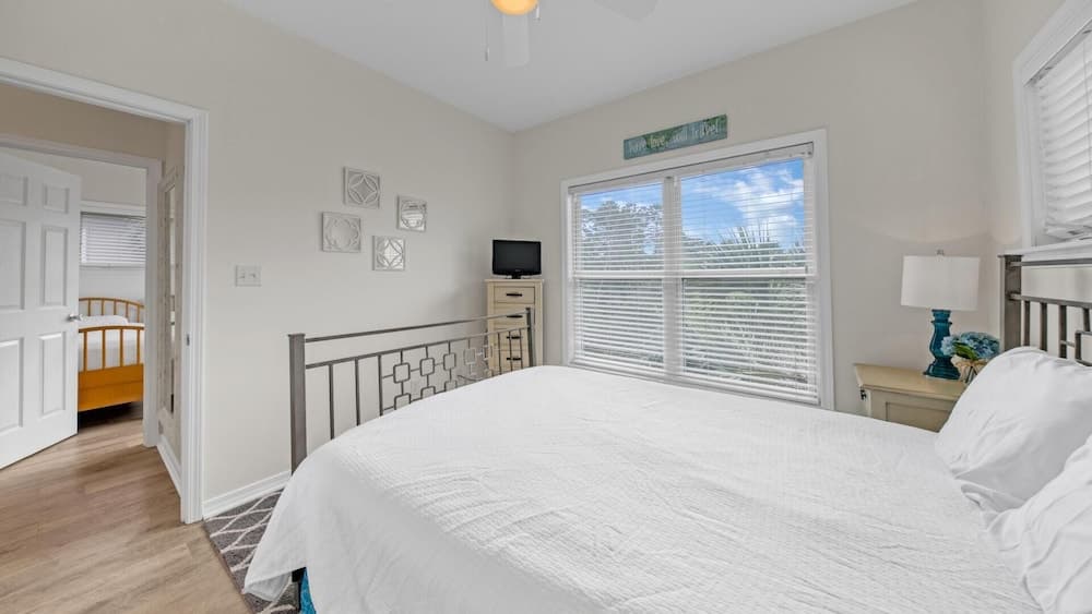 Stars Hollow Cottage - Image 5